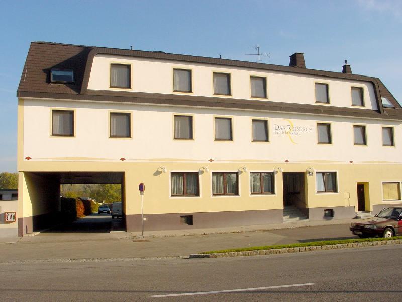 Das Reinisch Just Rooms Schwechat Exteriör bild